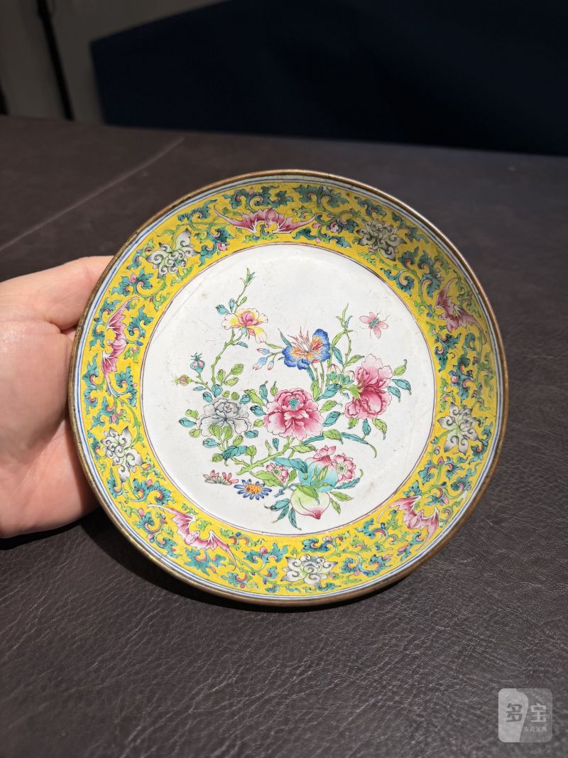 清乾隆 铜胎云龙花卉纹珐琅盘 - 图3